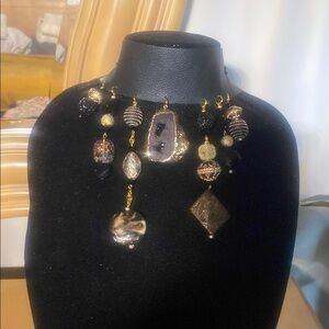 Elegant Gold and Black Statement Necklace